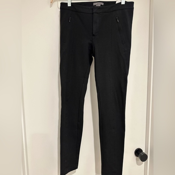 VINCE tapered pants/joggers in size 4 - Picture 1 of 5